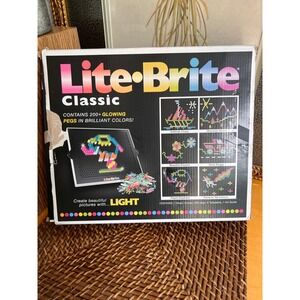 Lite-Brite Classic Retro Light Up Peg Art Set 200+ Pegs 6 Templates Original Box